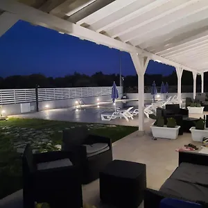  Hotel apartamentowy Perladelmare